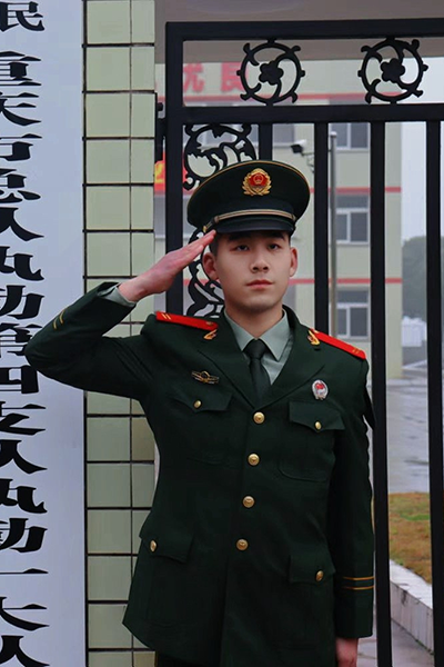 黎睿谦 黎睿谦